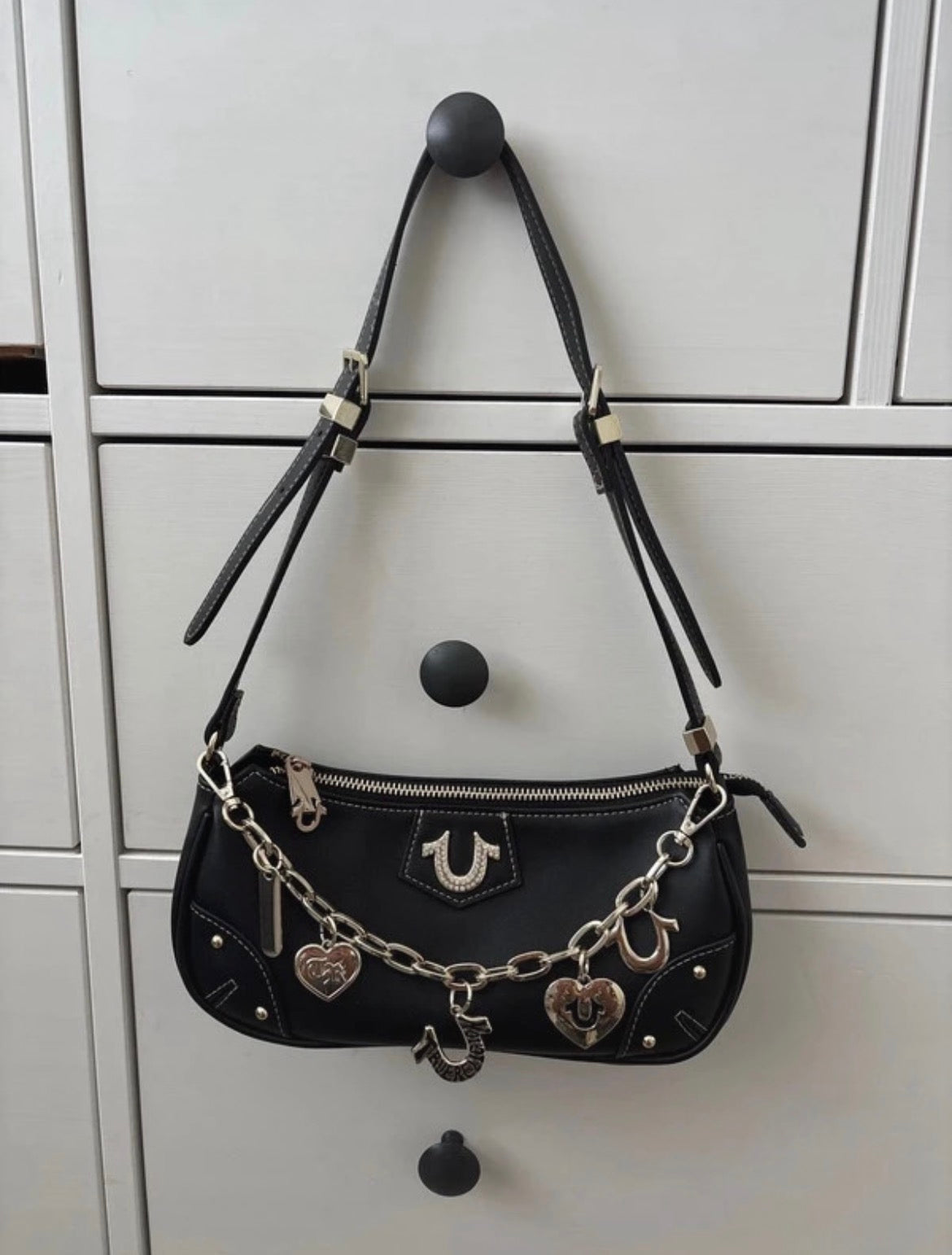 True Religion Black Charm Shoulder чанта