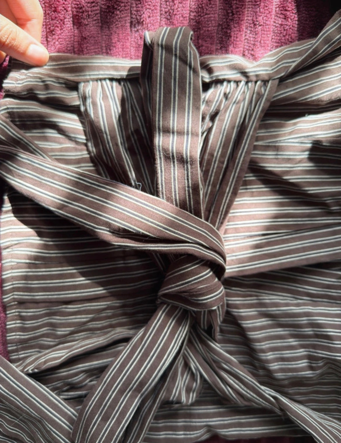 PrettyLittleThing Pinstripe Tie-Waist риза