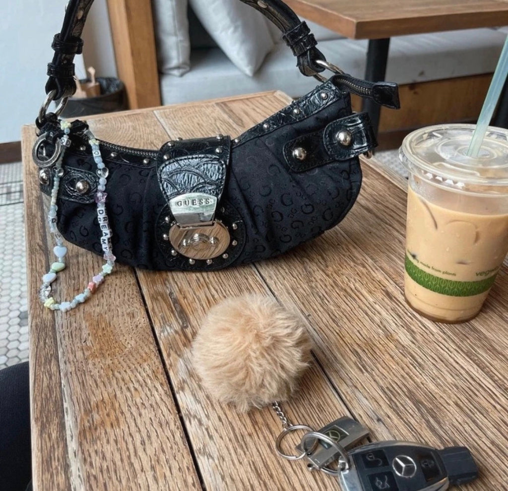 Vintage GUESS Monogram Mini Shoulder чанта