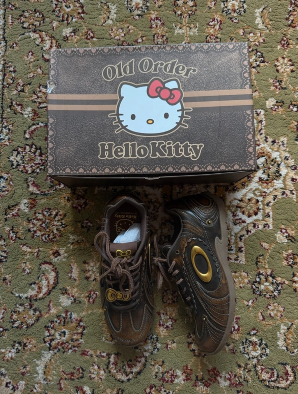 Супер редки Old Order × Hello Kitty маратонки
