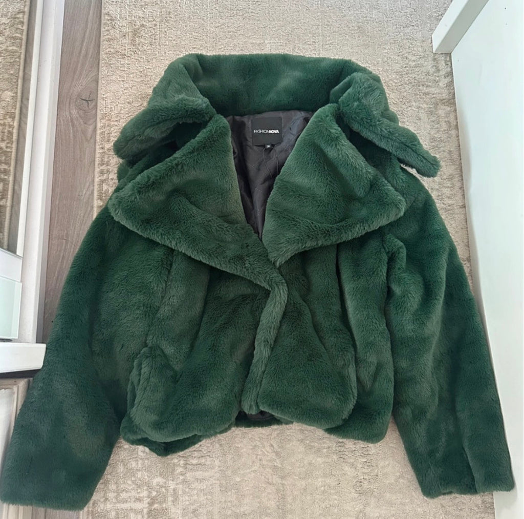 Fashion Nova Emerald Green Faux Fur яке