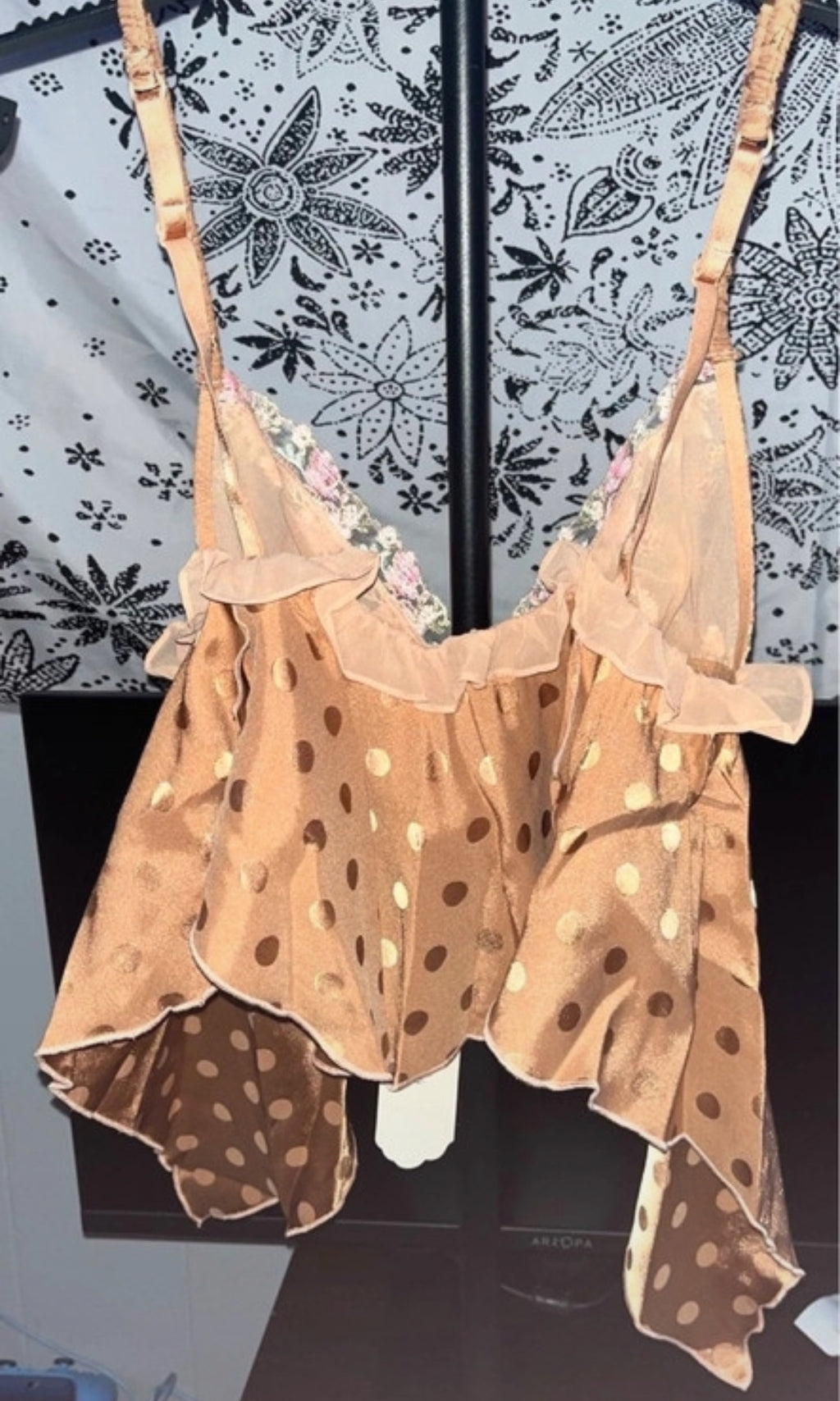 Топ For Love & Lemons с деликатна флорална бродерия