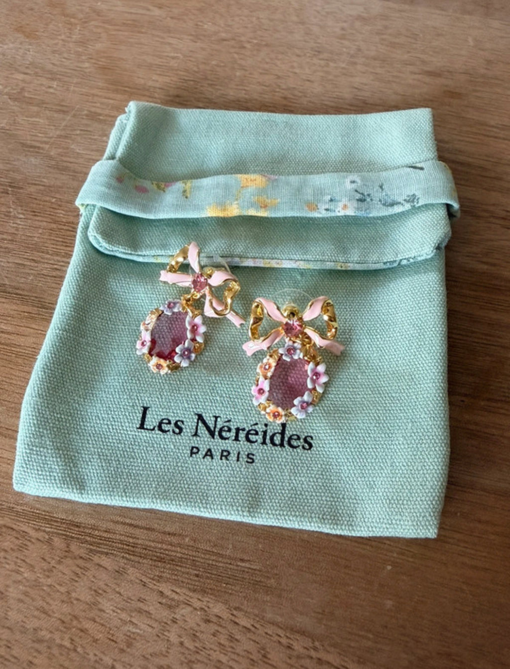 Обици Les Néréides Paris с ръчно рисуван емайл