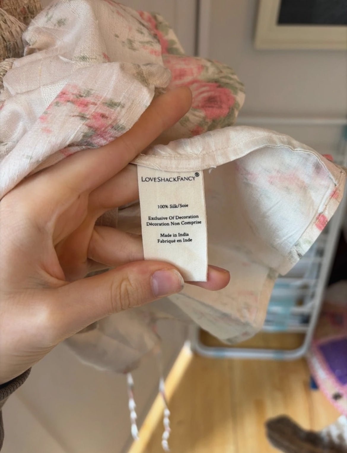 100% копринена рокля LoveShackFancy с флорален принт - Sunday West Boutique