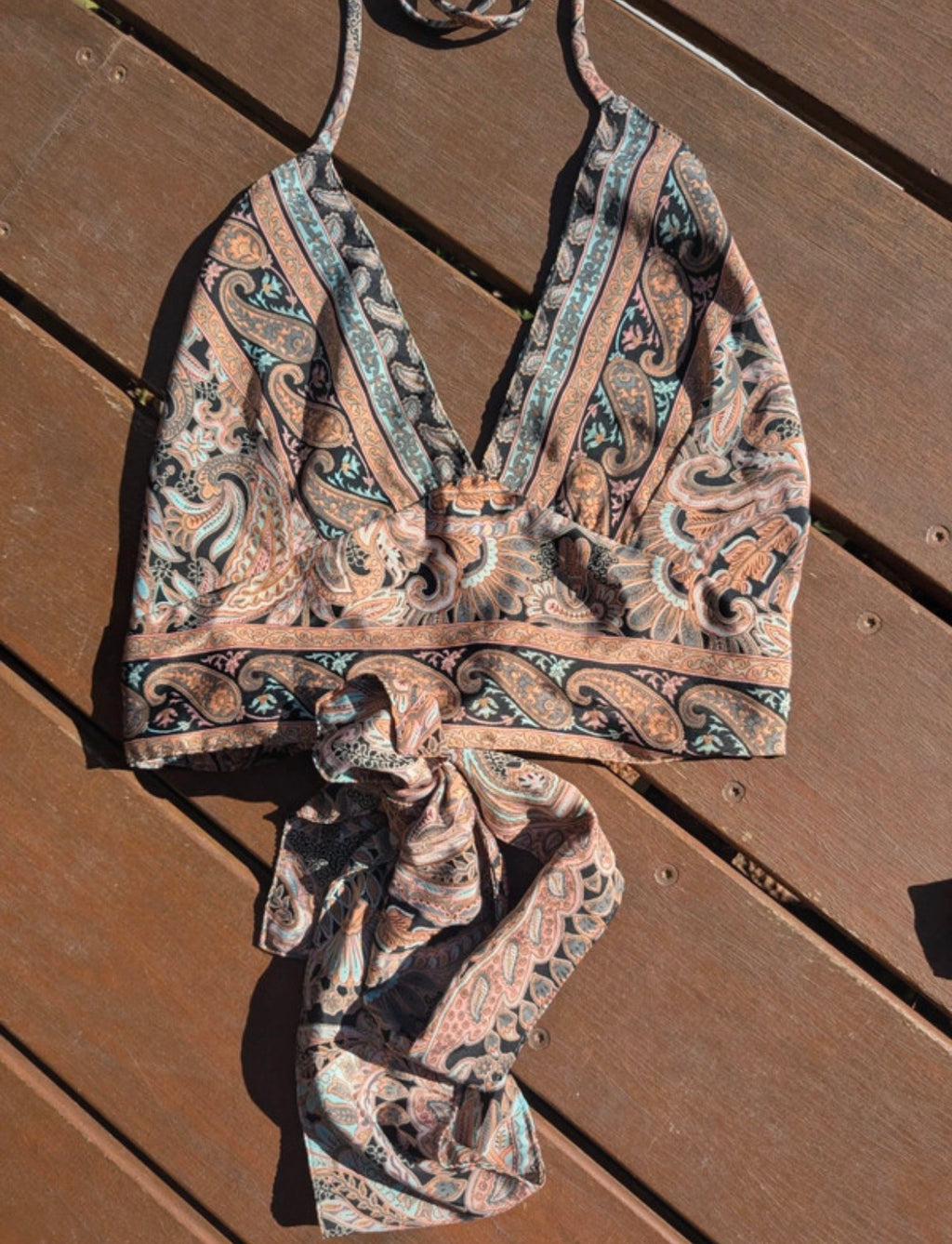 Paisley копринен halter топ