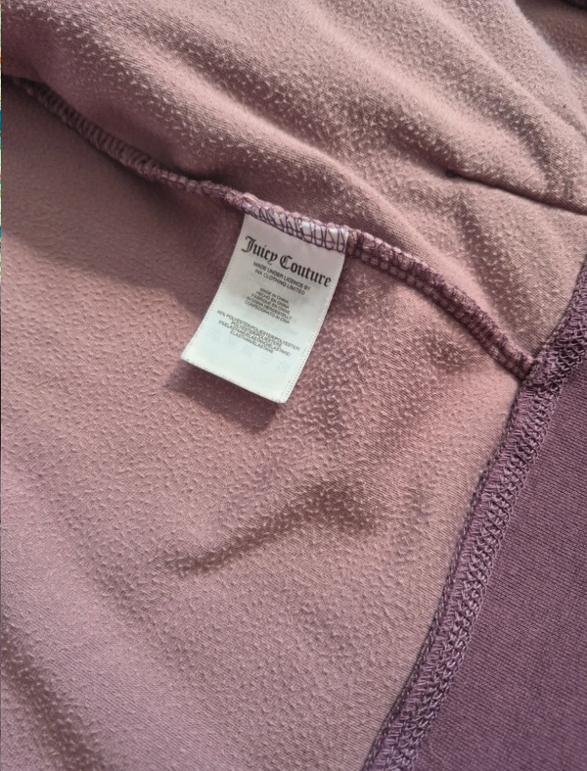 Велурен ангуг Juicy Couture в лилав нюанс