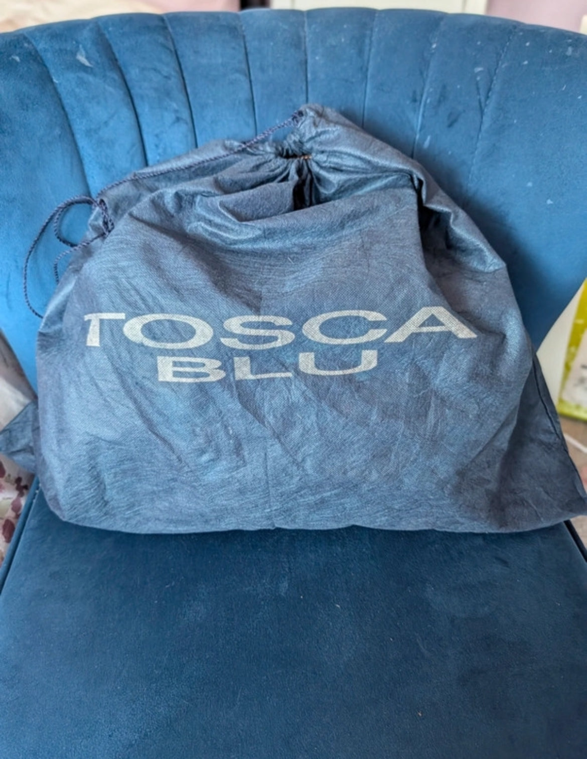 Италианска дизайнерска чанта Tosca Blu, изработена от 100% естествена кожа с естествен косъм (hair-on-hide)