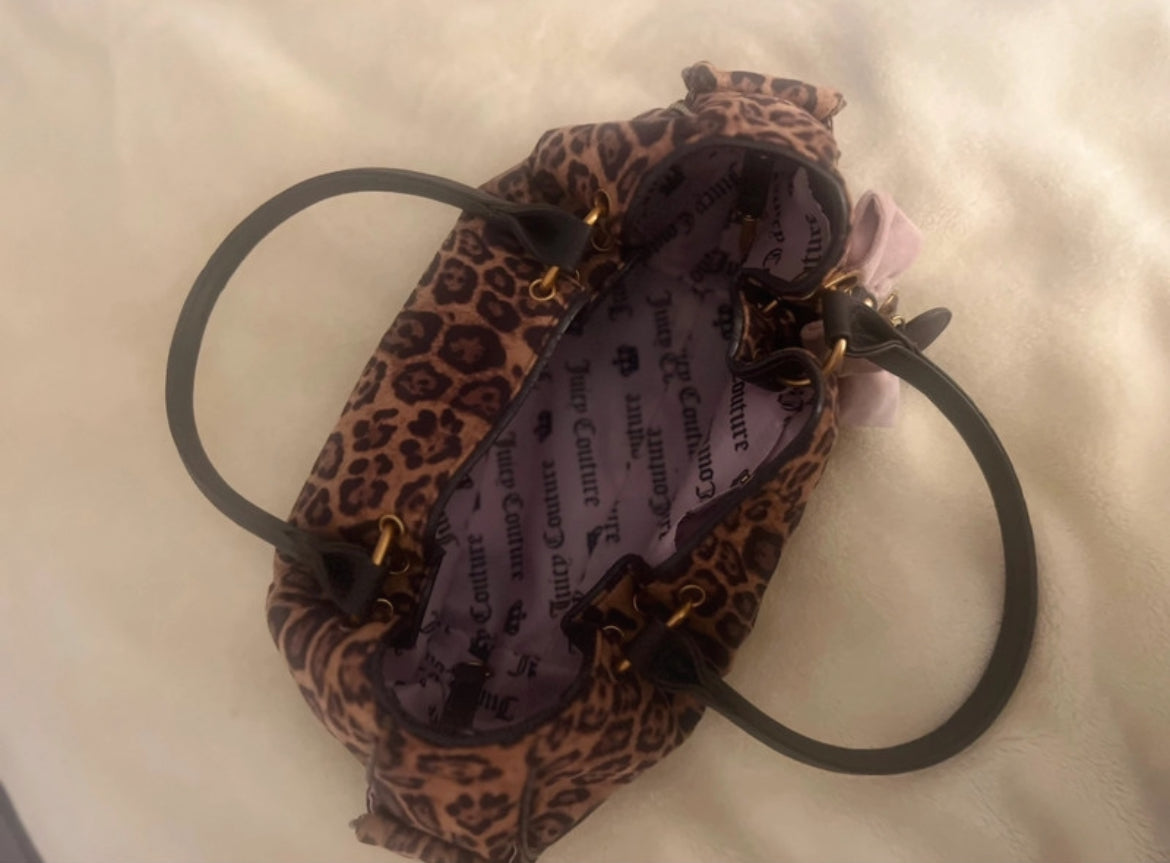 Juicy Couture леопардова bowler чанта