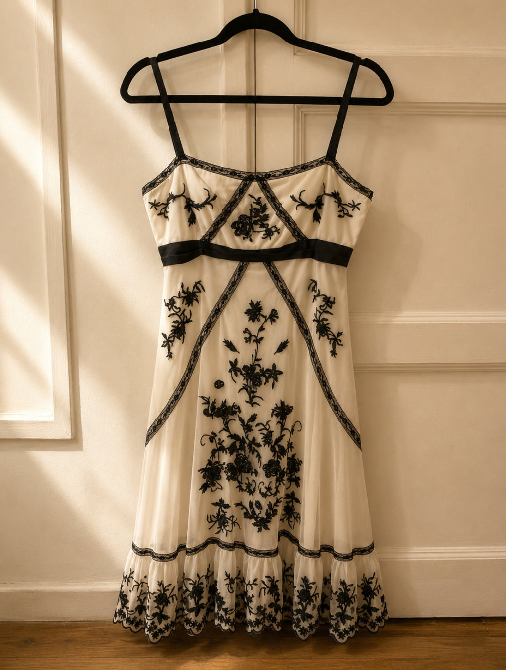 Елегантна дизайнерска рокля BCBGMAXAZRIA
