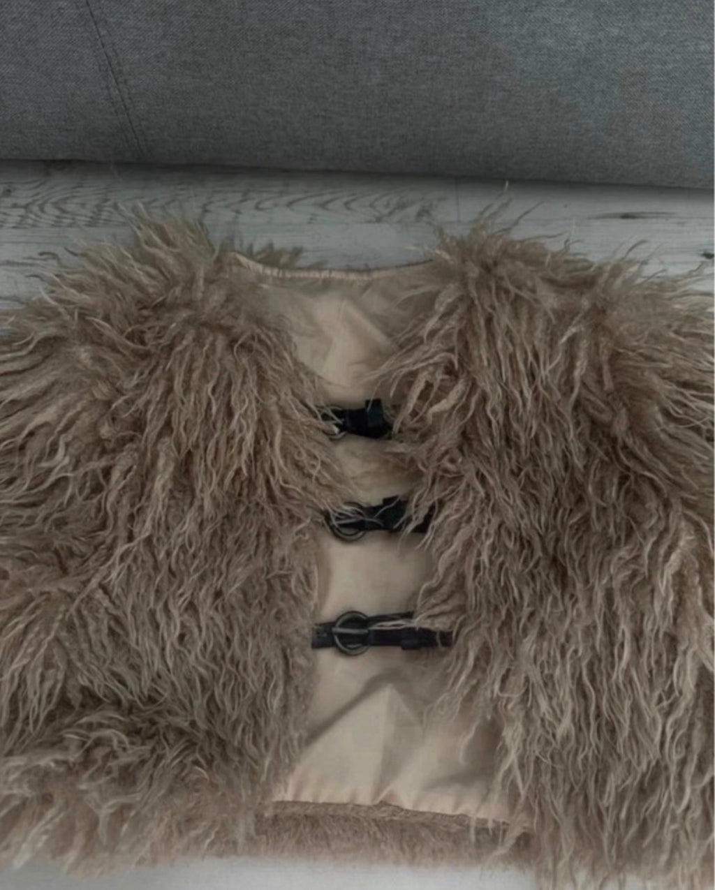 ASOS DESIGN Shaggy Faux Fur Buckle топ