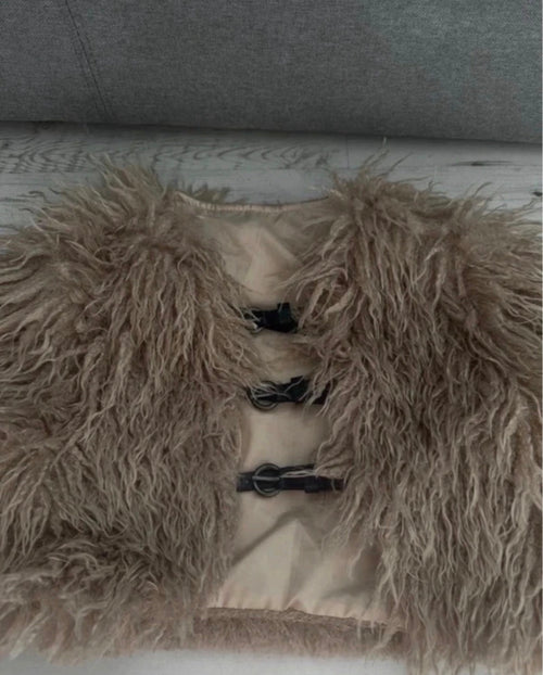 ASOS DESIGN Shaggy Faux Fur Buckle топ