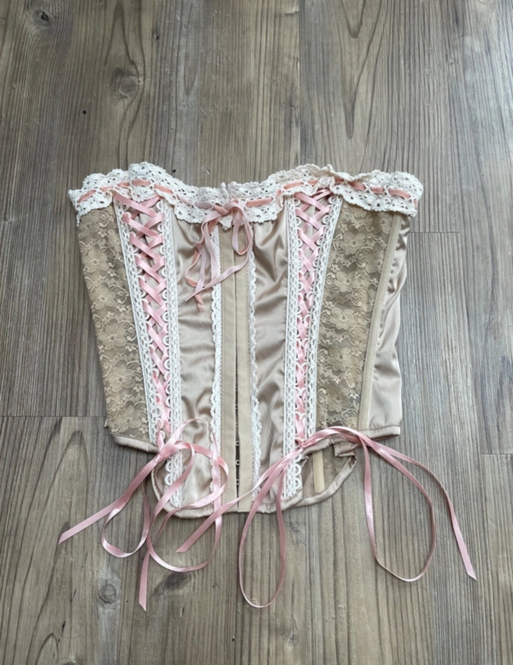 Urban Outfitters Light Before Dark дантелен корсетен топ
