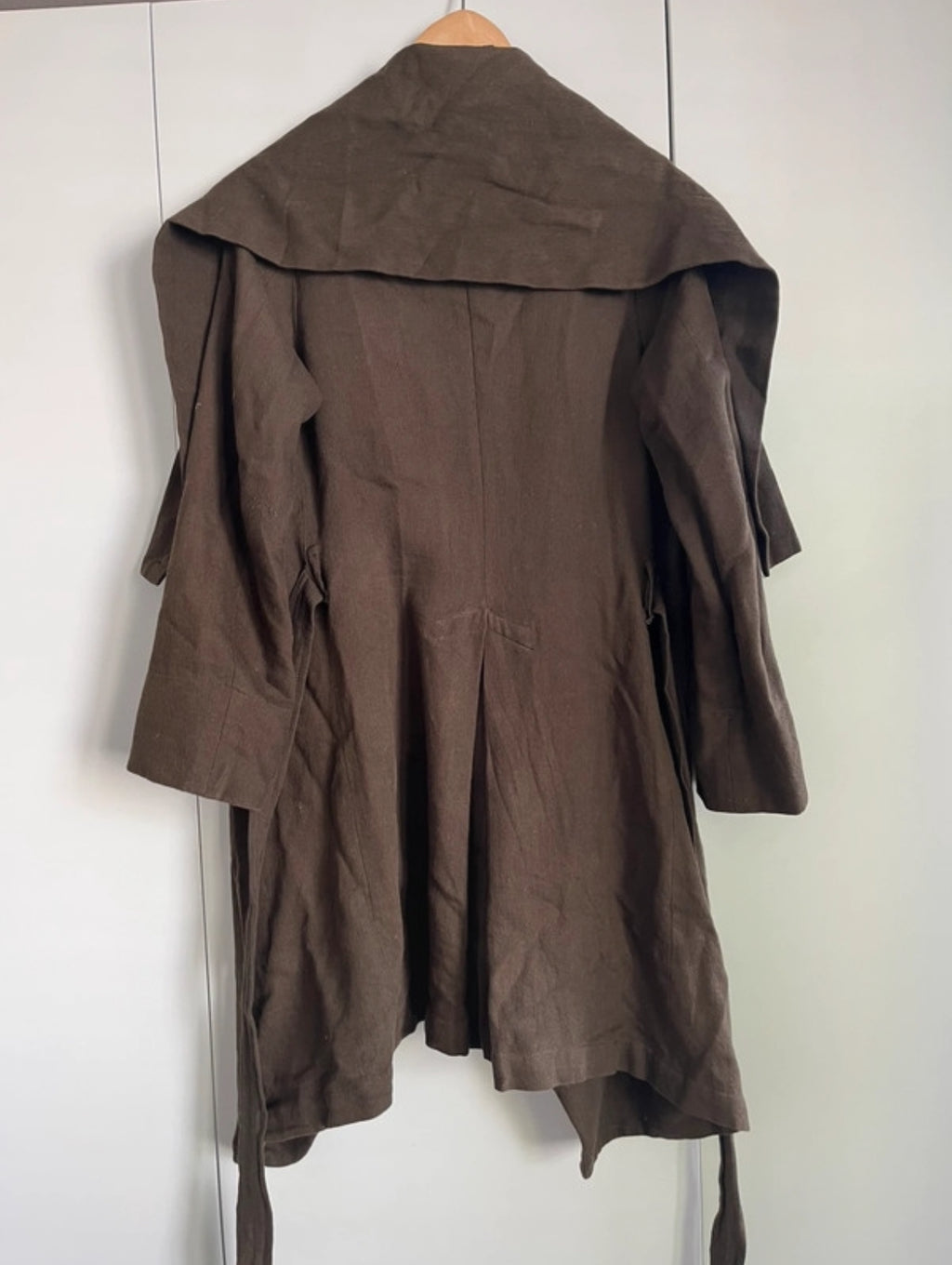 Палто тип wrap на Ann Demeulemeester от лека вълна с колан