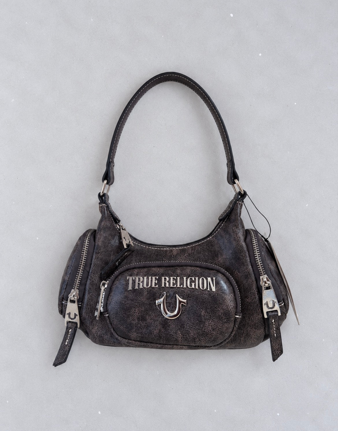 Чанта True Religion в тъмнокафяво с метално лого