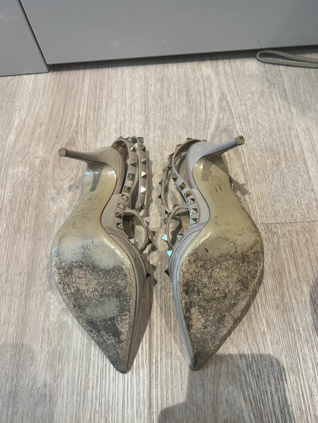 Valentino Garavani Rockstuds обувки на ток - 38,5