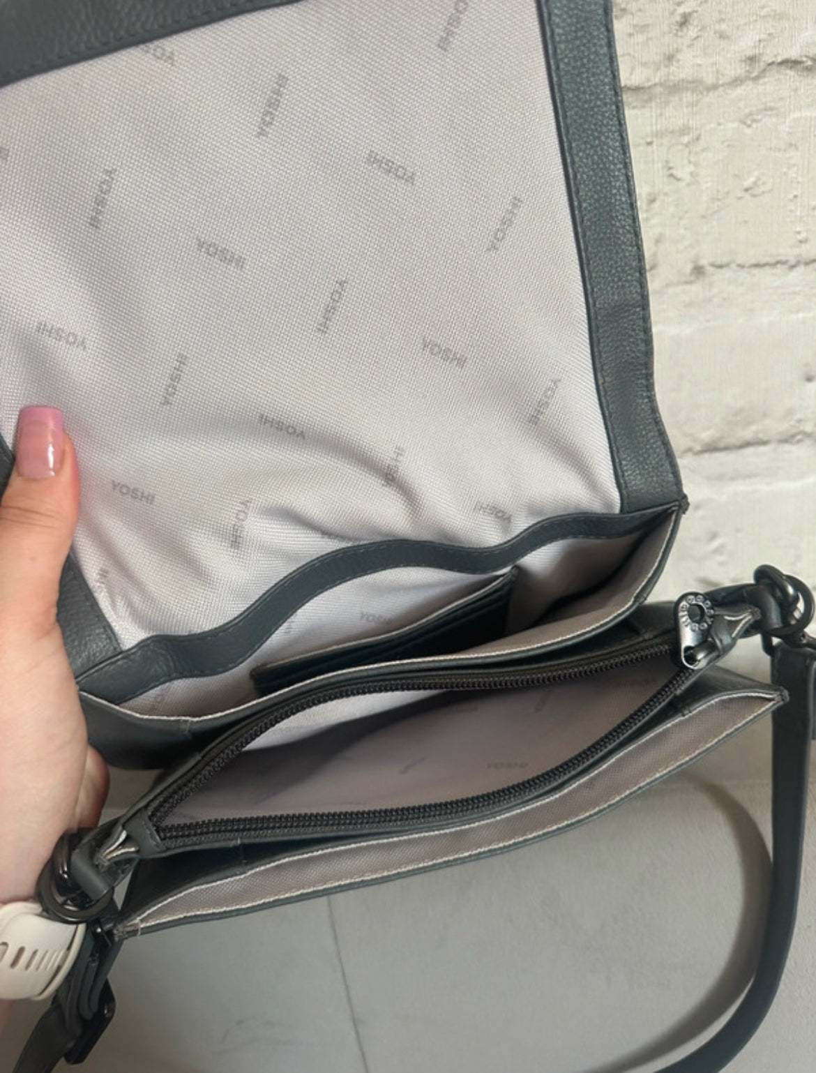 Кожена crossbody чанта Yoshi Brontë Bookworm