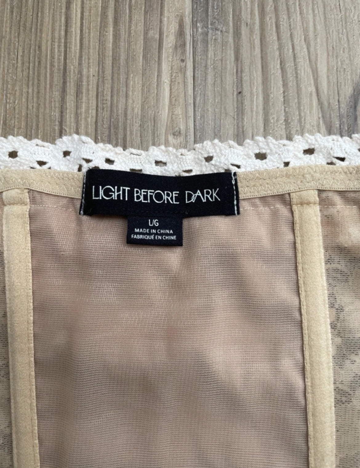 Urban Outfitters Light Before Dark дантелен корсетен топ