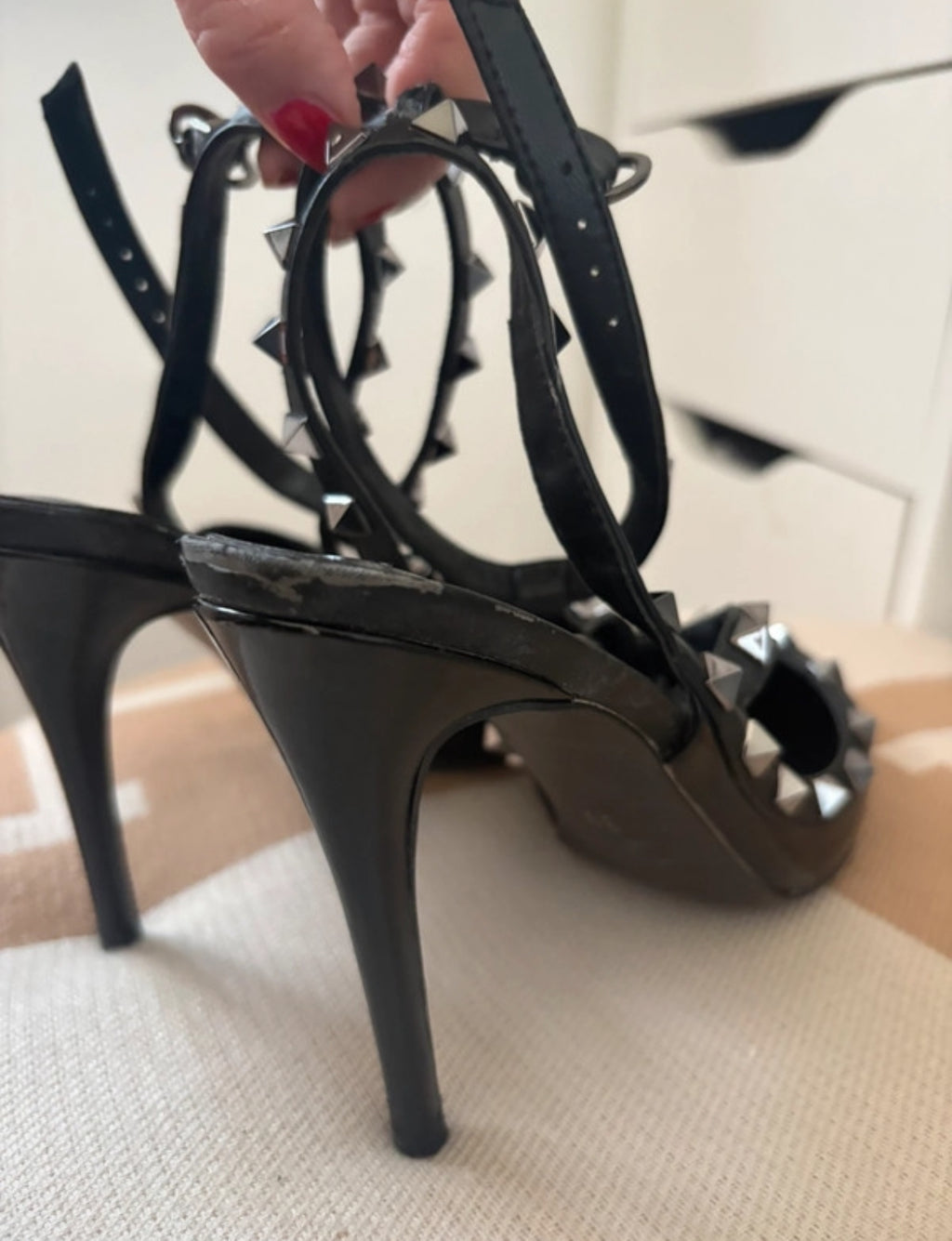 Valentino Garavani Rockstuds обувки на ток - 38