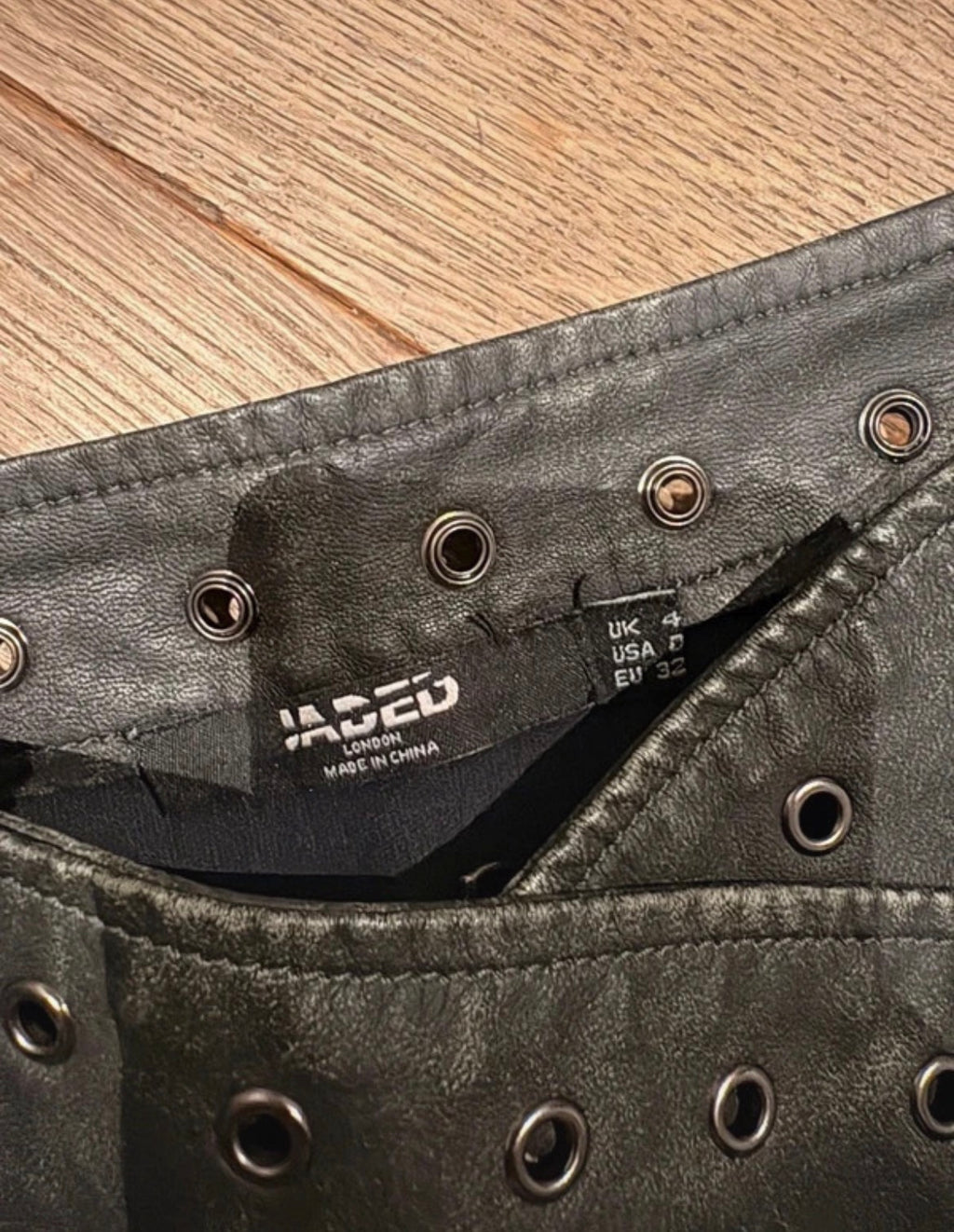 Jaded London Y2K комплект от късо яке и мини пола с катарами