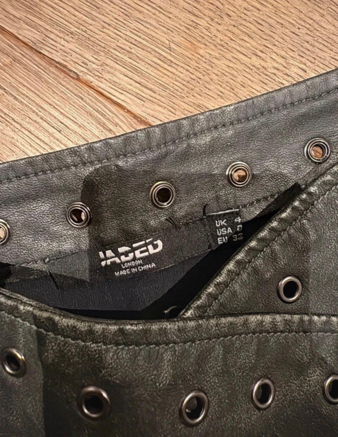 Jaded London Y2K комплект от късо яке и мини пола с катарами