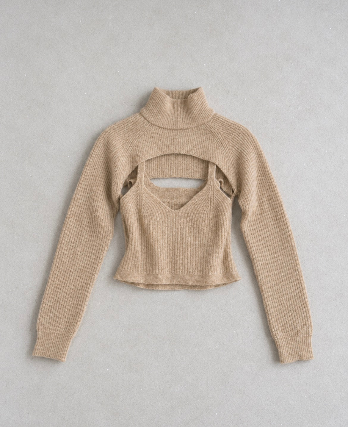 Бежов плетен комплект Urban Outfitters с cut-out дизайн