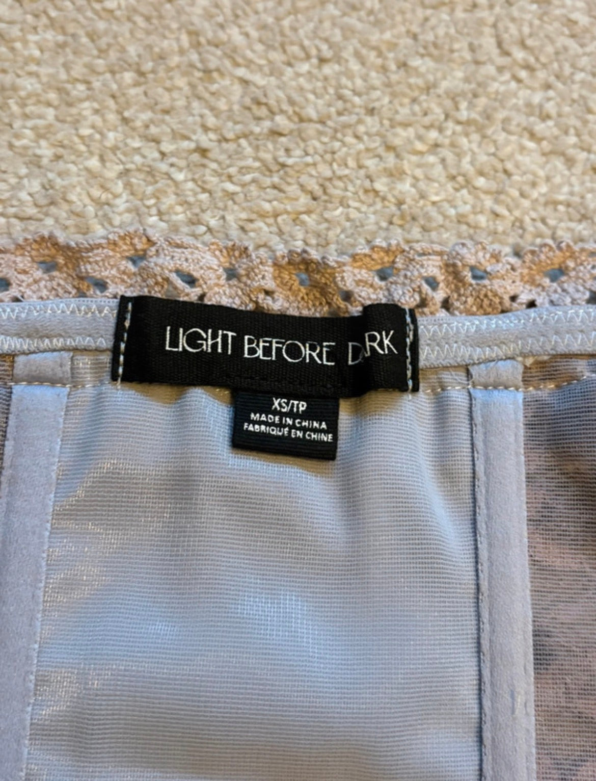 Urban Outfitters Light Before Dark корсет с дантела и сатенени връзки