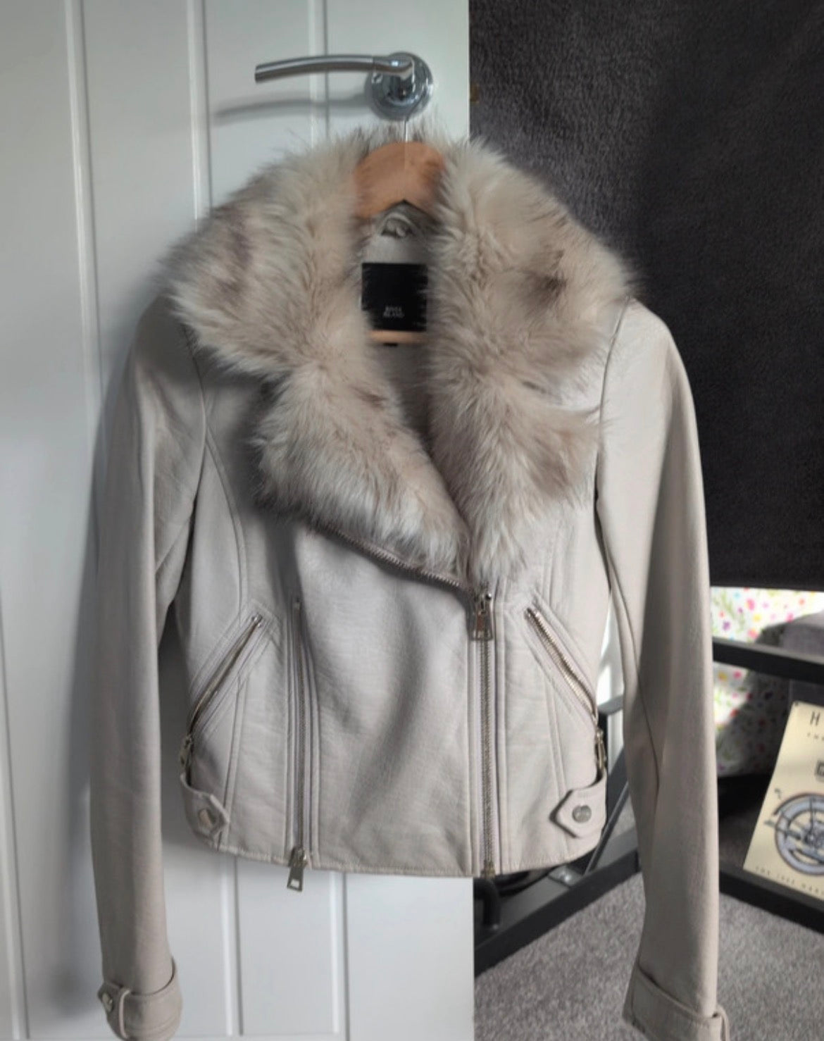 Кремаво biker яке River Island с пухкава яка