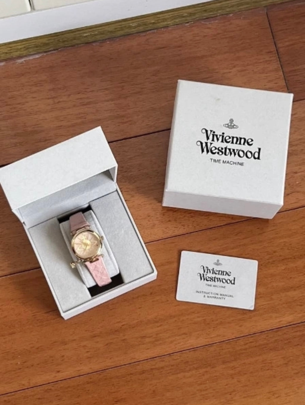 Vivienne Westwood Pink Orb Charm часовник
