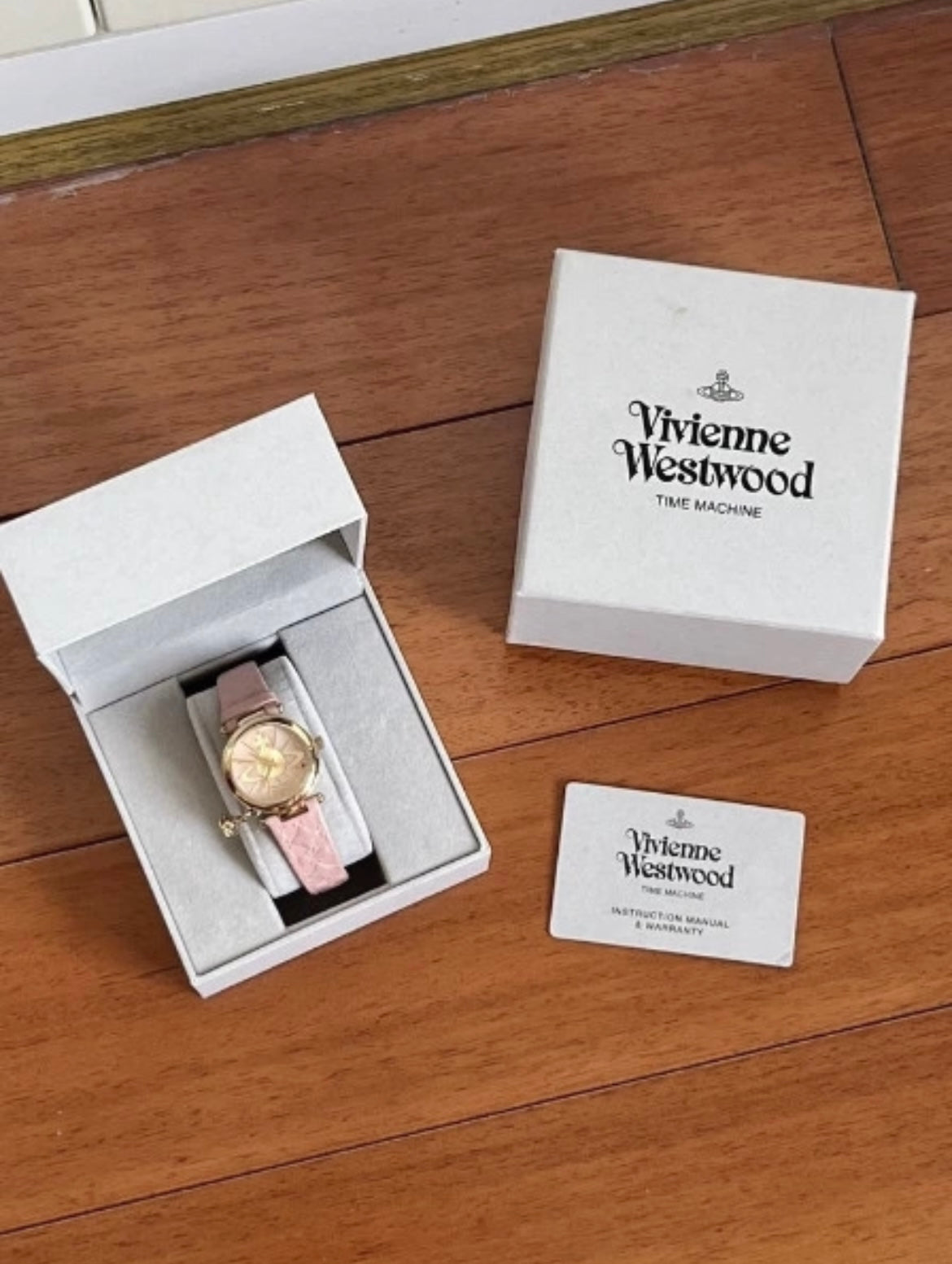 Vivienne Westwood Pink Orb Charm часовник