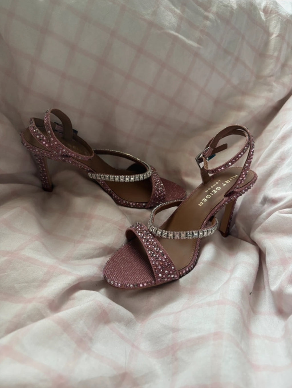 Kurt Geiger сандали на ток с розови и бели кристали