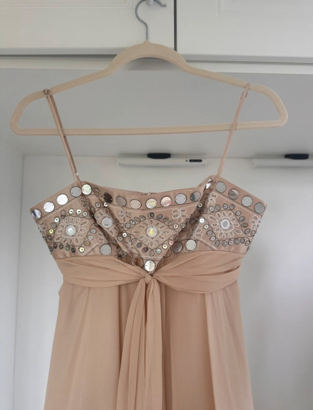 Копринена рокля BCBG Max Azria