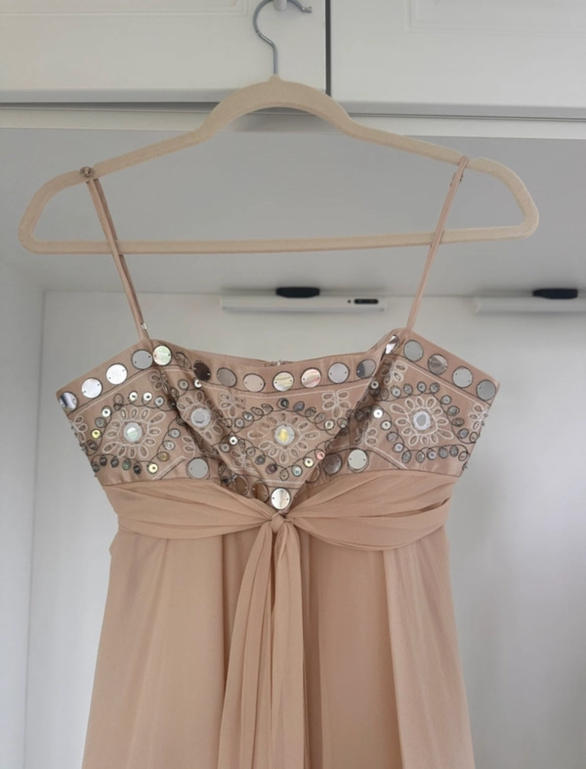 Копринена рокля BCBG Max Azria