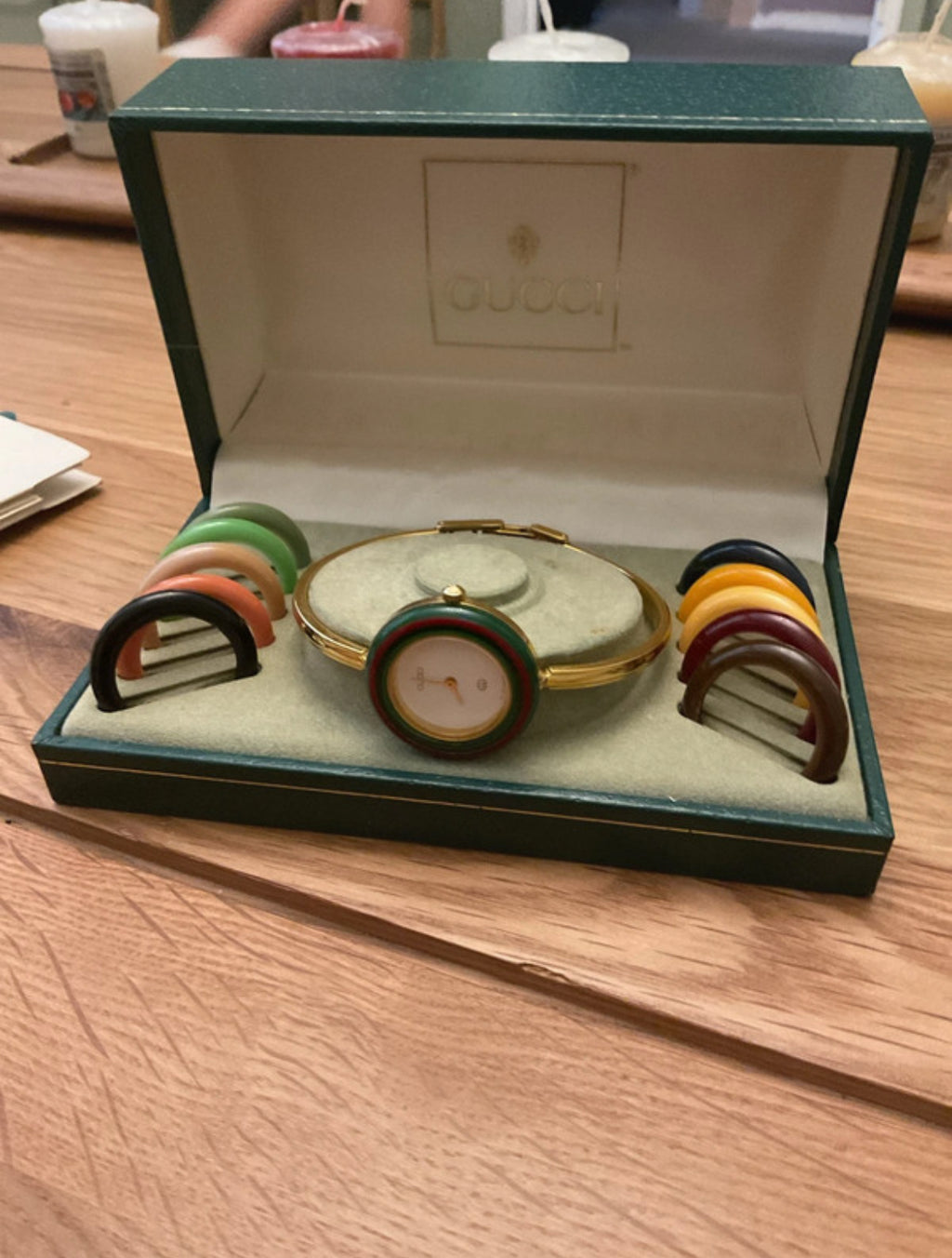 Vintage Gucci Change Bezel Watch – емблематичен винтидж модел на Gucci със сменяеми цветни безели