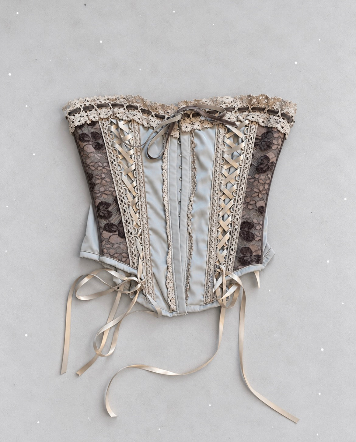 Urban Outfitters Light Before Dark корсет с дантела и сатенени връзки
