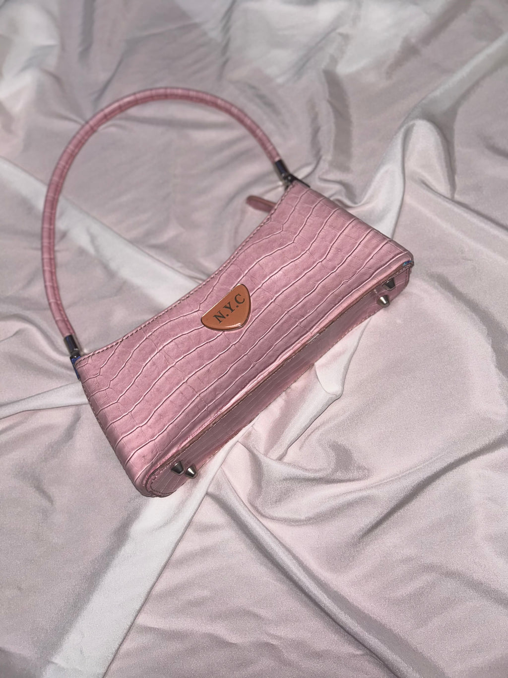 Vintage N.Y.C. pink croc shoulder чанта