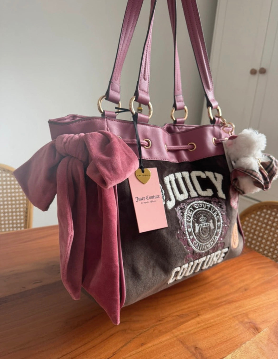 Juicy Couture Y2K велурена чанта с розови панделки и плюшена висулка