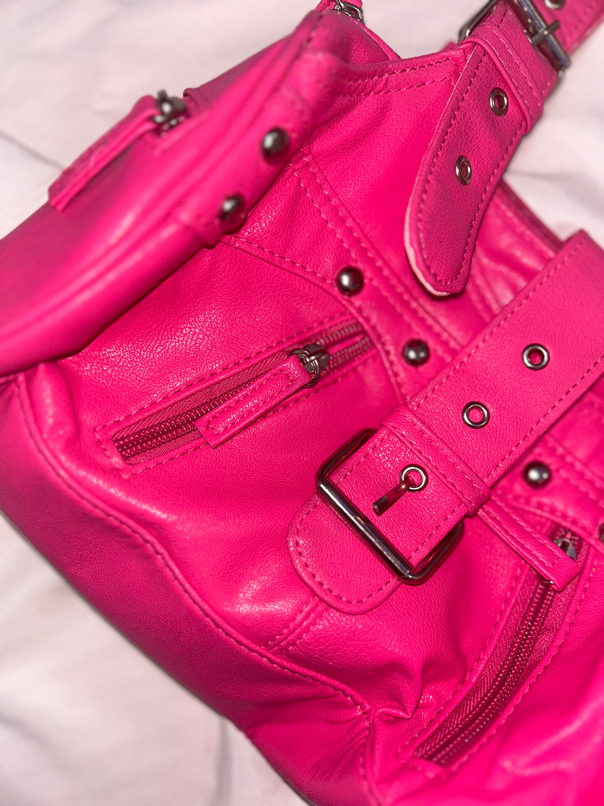 Vintage Y2K hot pink studded shoulder чанта