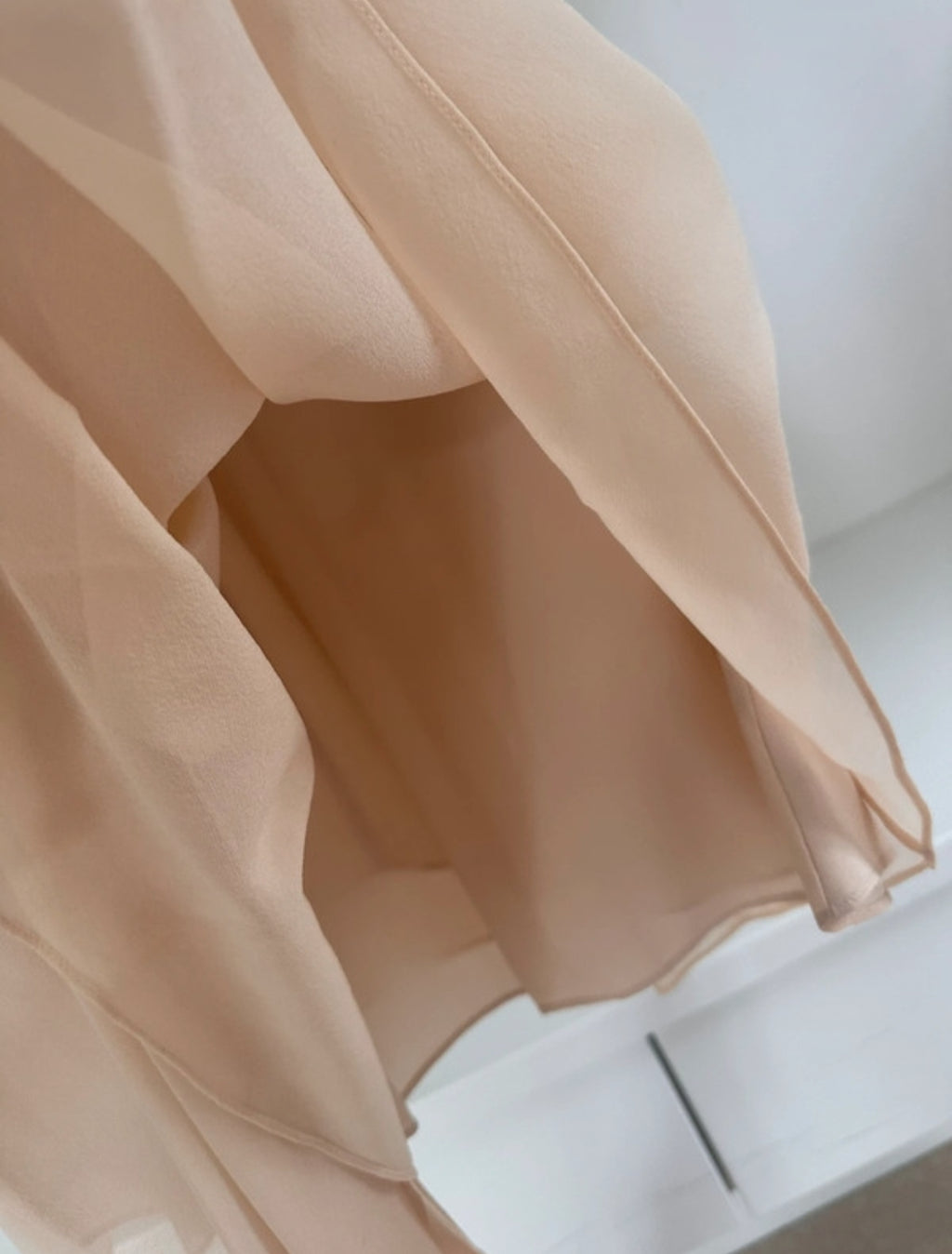 Копринена рокля BCBG Max Azria