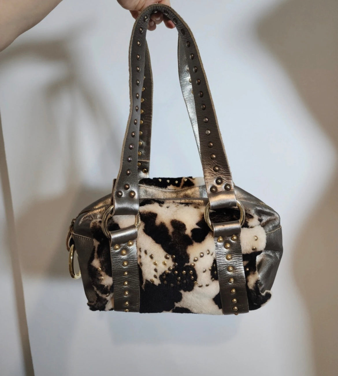 Винтидж чанта Dolce & Gabbana с cow print и метални капси
