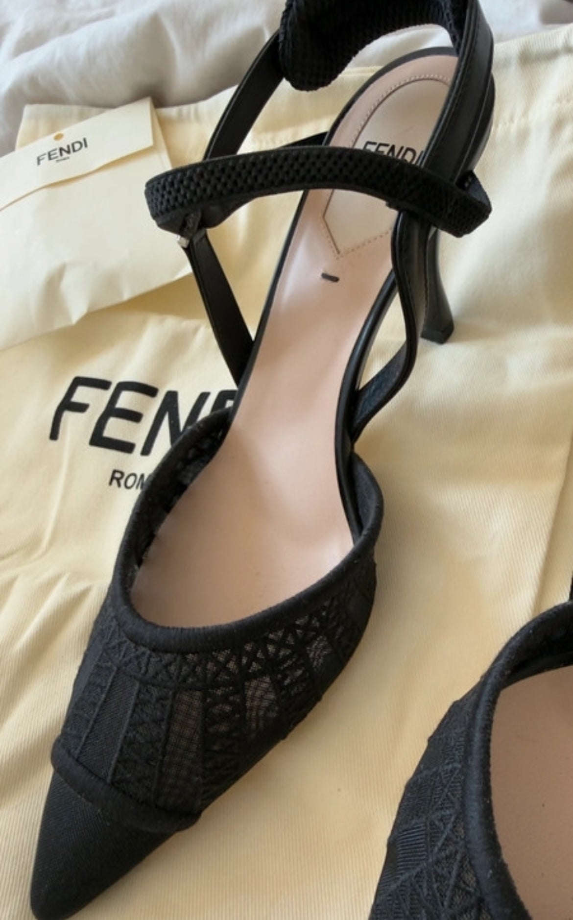 Fendi Colibrì Slingback обувки на ток