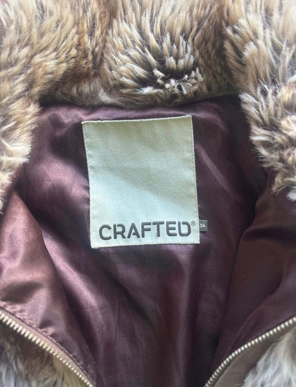Crafted Cropped Faux Fur яке