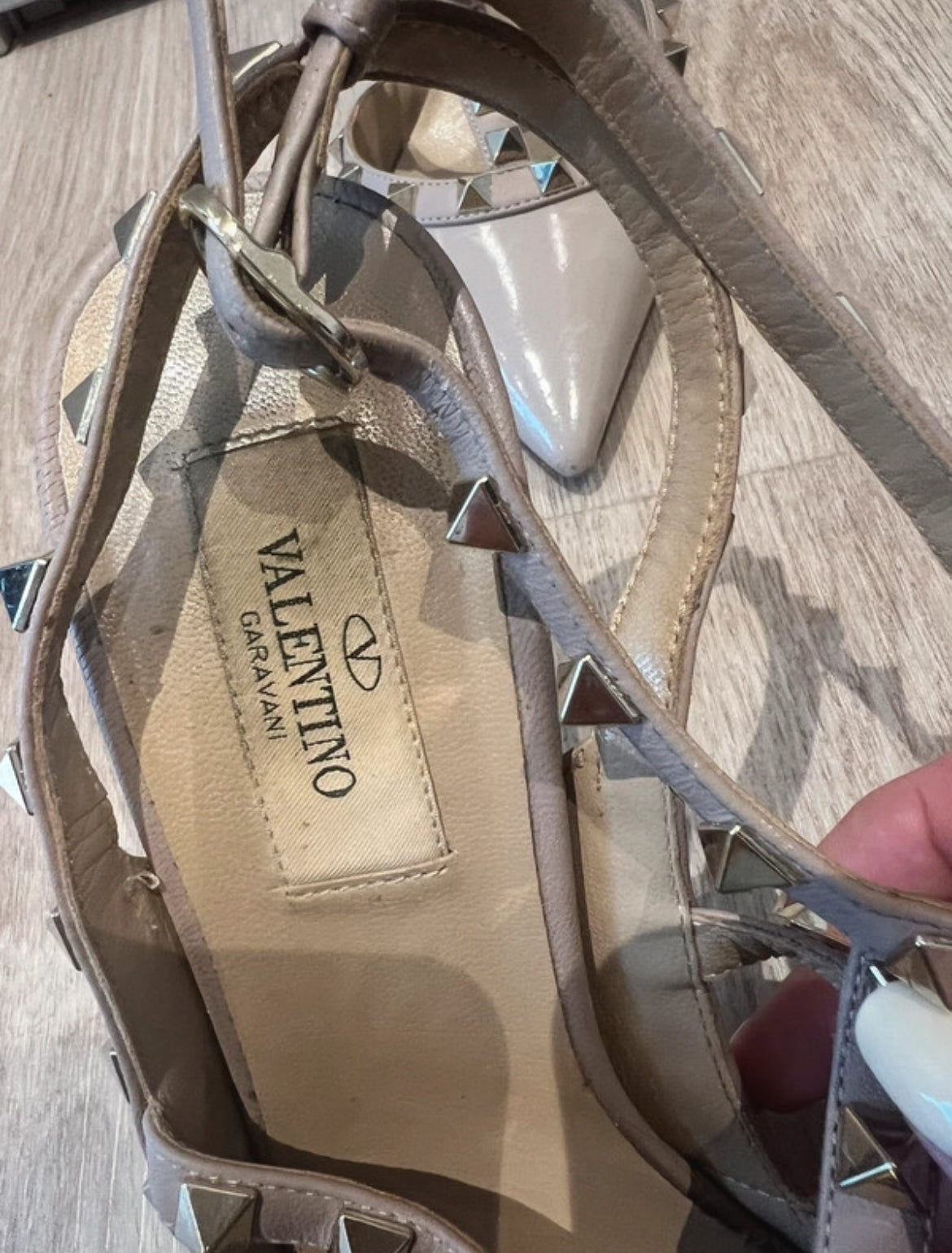 Valentino Garavani Rockstuds обувки на ток - 38,5