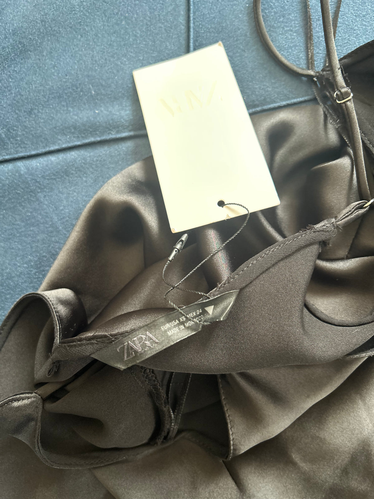 Елегантна ZARA satin slip dress