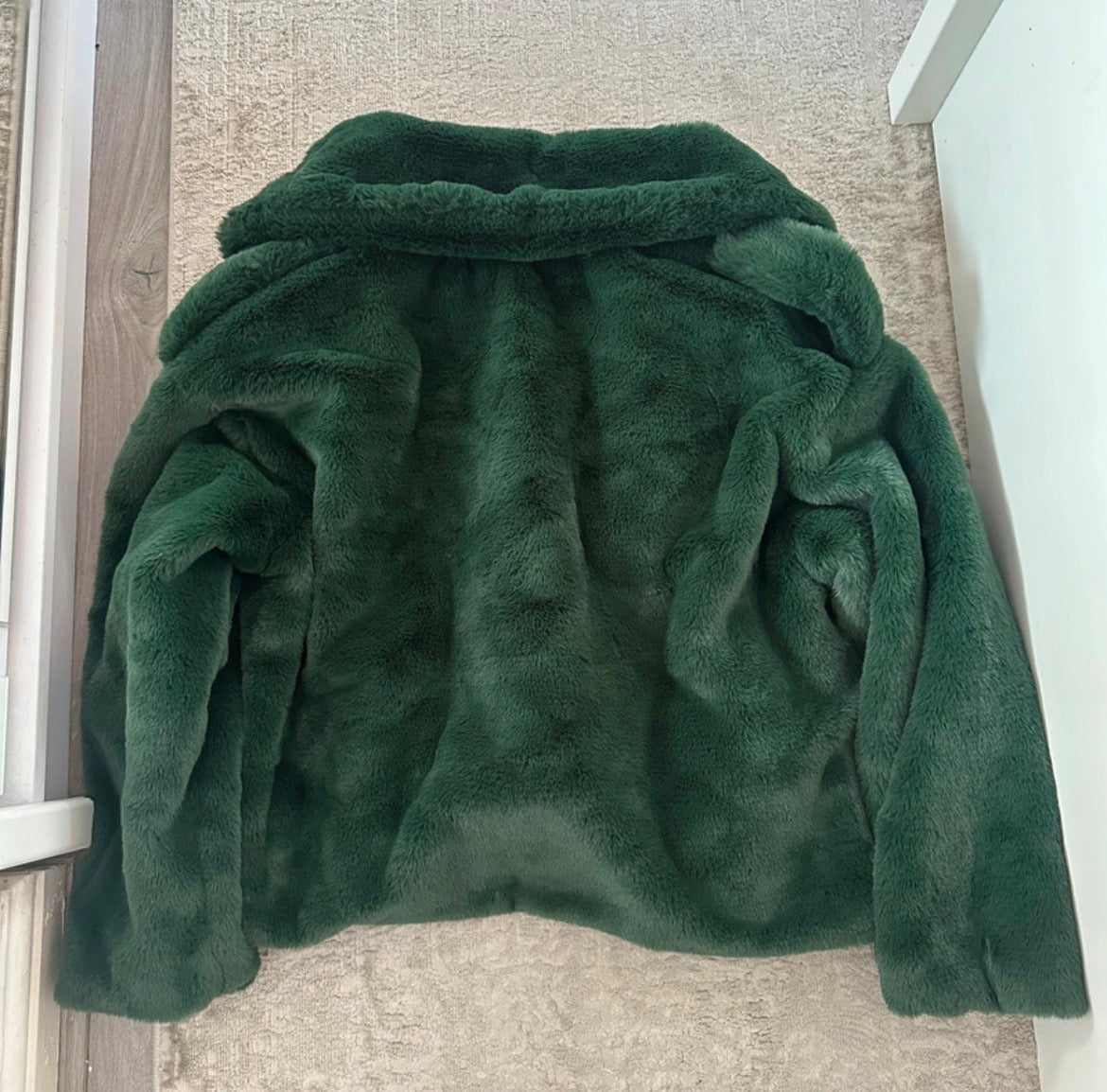 Fashion Nova Emerald Green Faux Fur яке