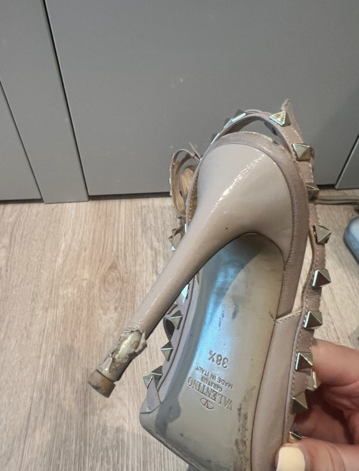 Valentino Garavani Rockstuds обувки на ток - 38,5