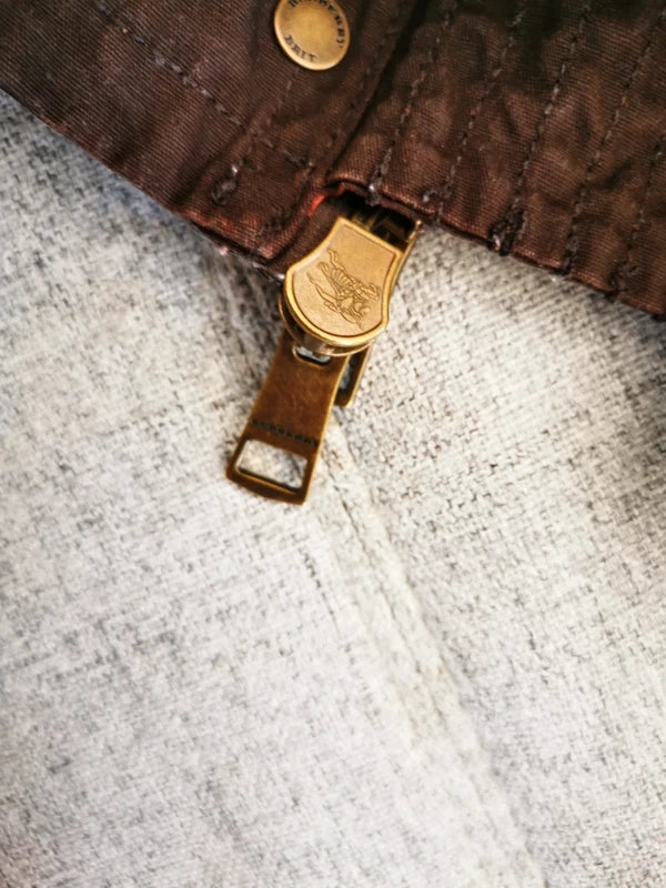 Burberry винтидж късо кафяво яке с емблематична карирана подплата