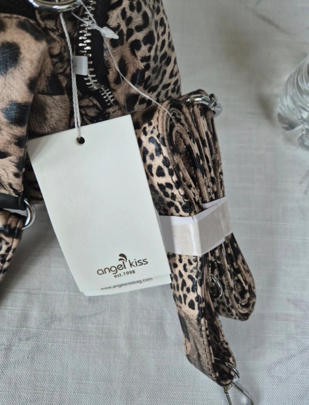 Angel Kiss Animal Print Mini Shoulder чанта