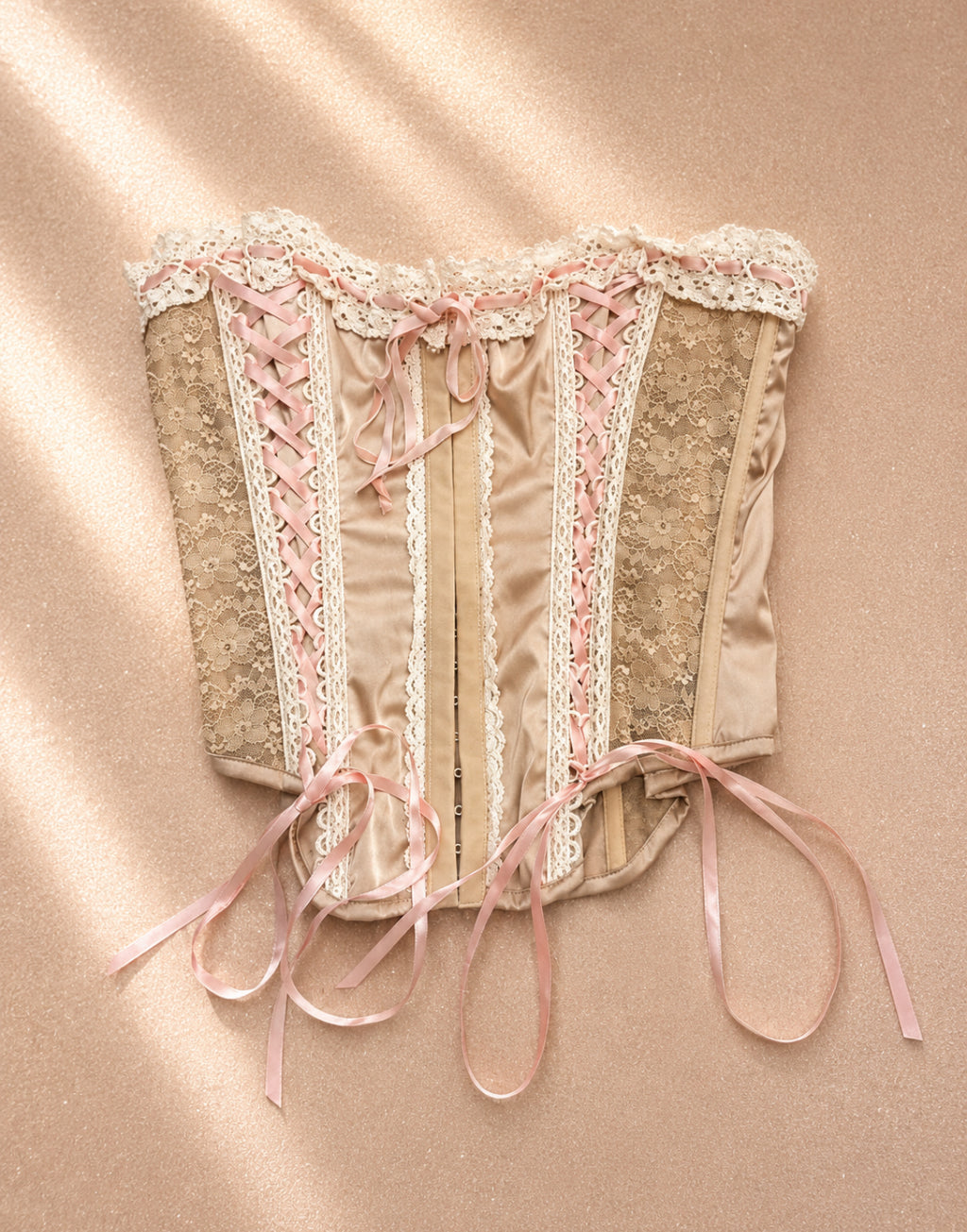 Urban Outfitters Light Before Dark дантелен корсетен топ