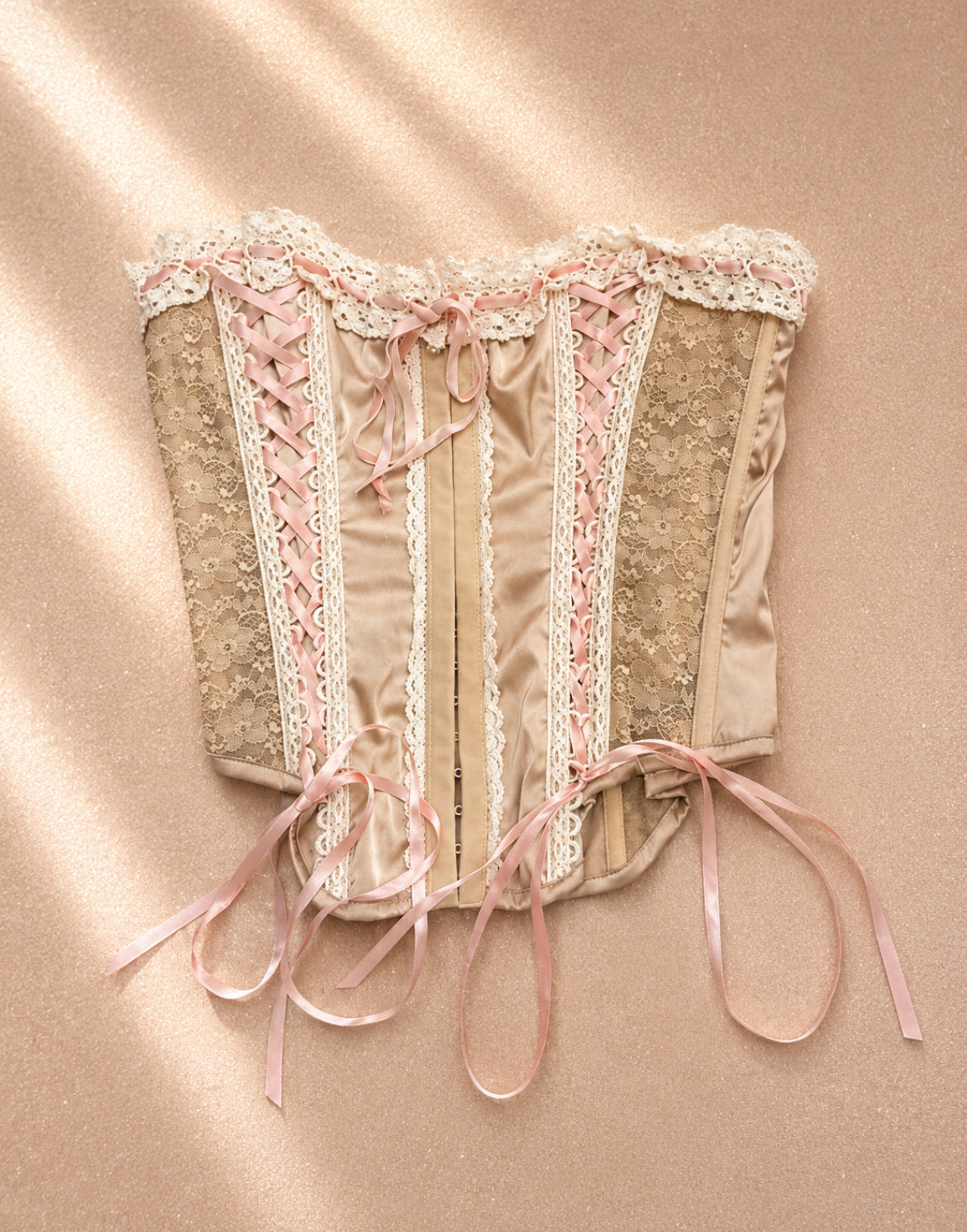 Urban Outfitters Light Before Dark дантелен корсетен топ