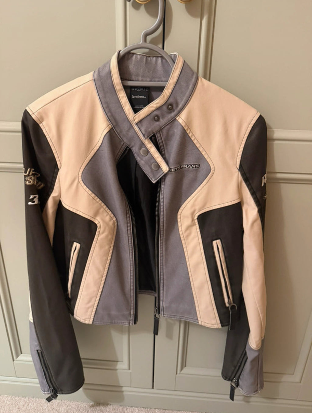 iets frans… by Urban Outfitters biker яке